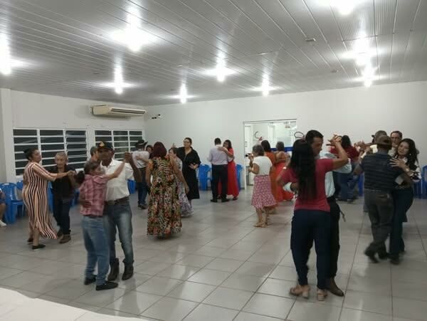 Imagem de compartilhamento para o artigo Figueirão celebra retorno do Baile da Melhor Idade com dança, diversão e conscientização sobre saúde mental da MS Todo dia